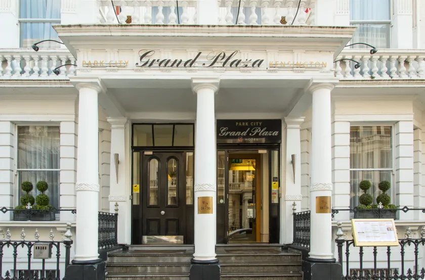 Park City Grand Plaza Kensington Hotel - Image 1