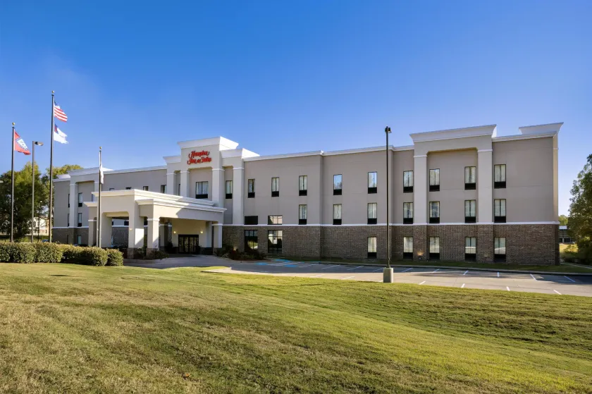 Hampton Inn & Suites Hope - Image 1