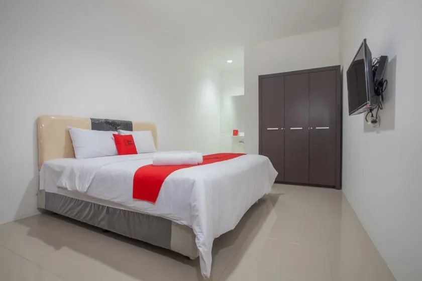 Reddoorz @ Kertajaya Surabaya - Image 1