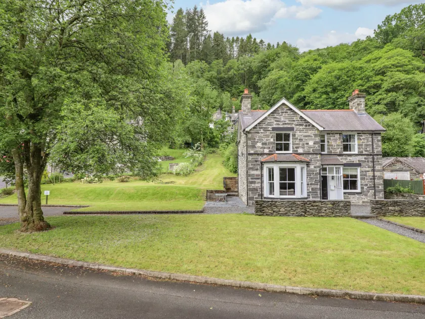 Craigside - Image 1