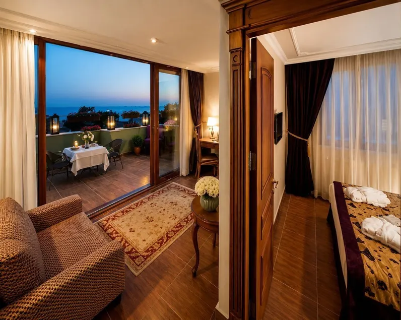 GLK PREMIER The Home Suites & Spa - Image 1