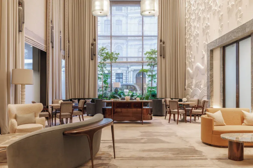 Four Seasons Hotel London at Park Lane - Image 1
