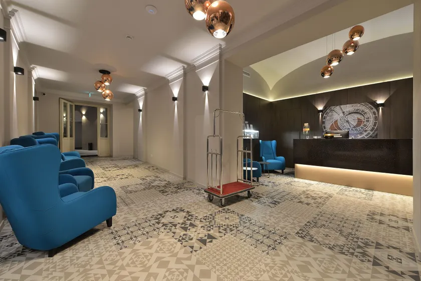 EA Hotel New Town - Lobby sitting area