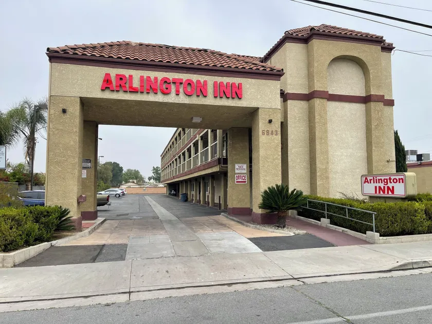 Arlington Inn - Image 1