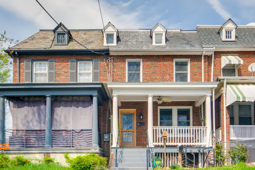 Washington, DC Townhome w/ Deck + Gas Grill - Image 1