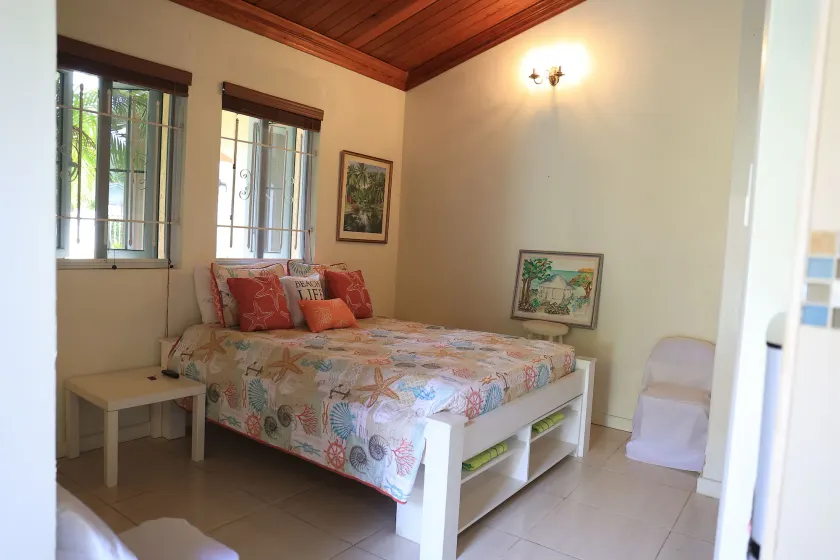 COCONUT PALM HIDEAWAY - KING - Image 1