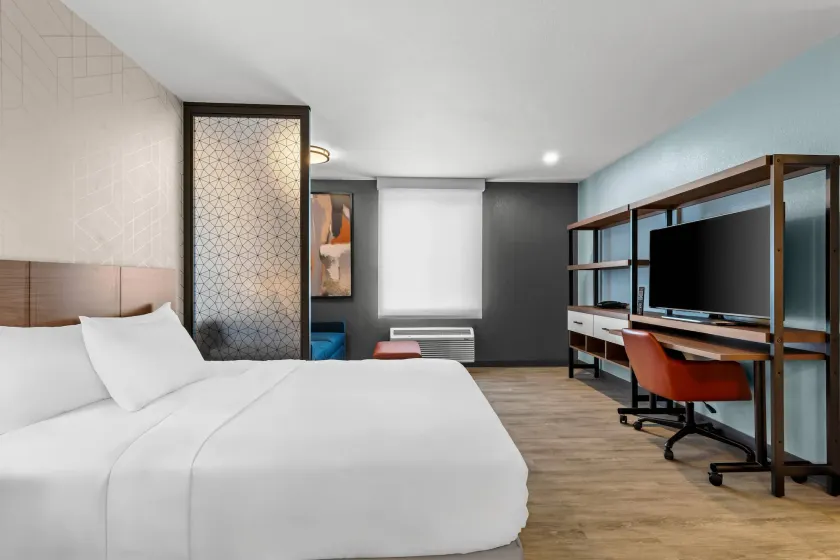 Everhome Suites Temecula Wine Country - Image 1