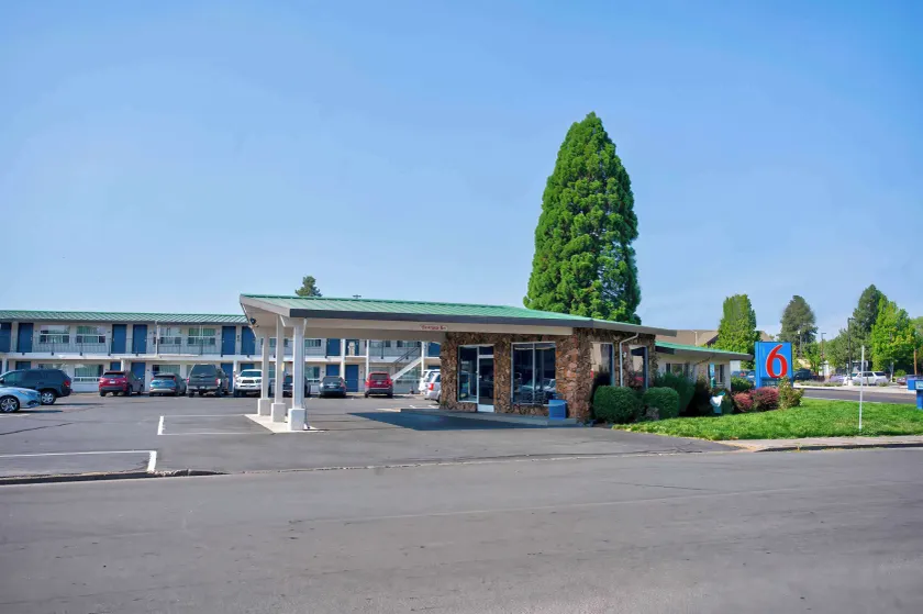 Motel 6-Bend, OR - Image 1