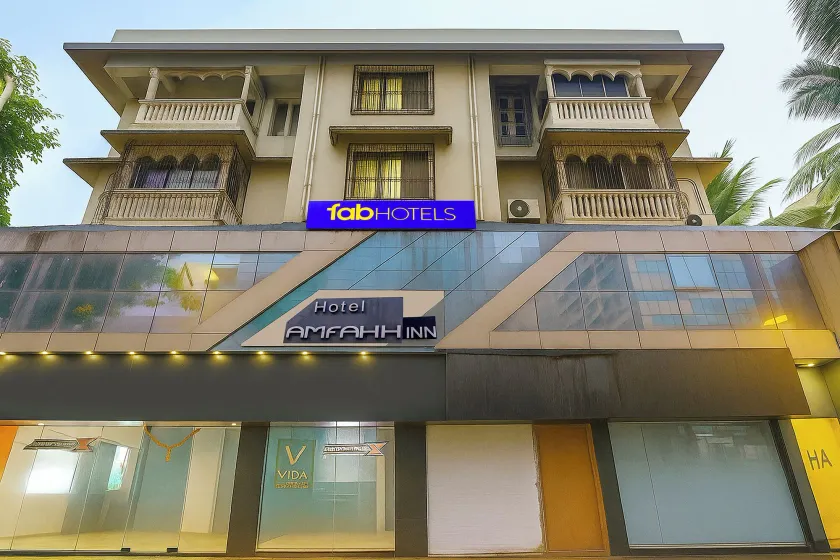 Hotel Amfahh Inn - Image 1