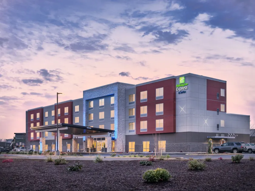 Holiday Inn Express & Suites Salem North - Keizer by IHG - Image 1