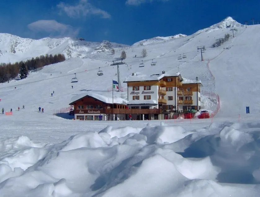 Albergo Bucaneve - Image 1