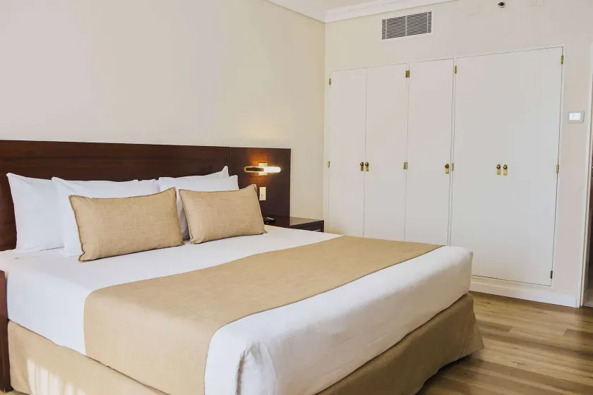 Dazzler by Wyndham Buenos Aires San Martin - Image 1