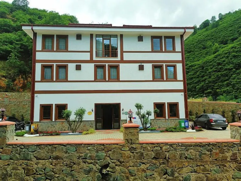 Çardak Alti Otel - Image 1
