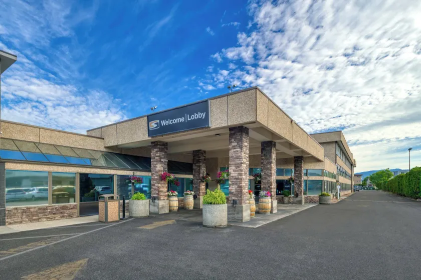 Sandman Hotel Penticton - Image 1