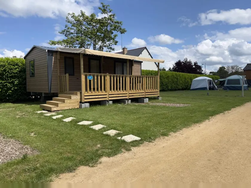 Camping du Lion d'Angers - Image 1
