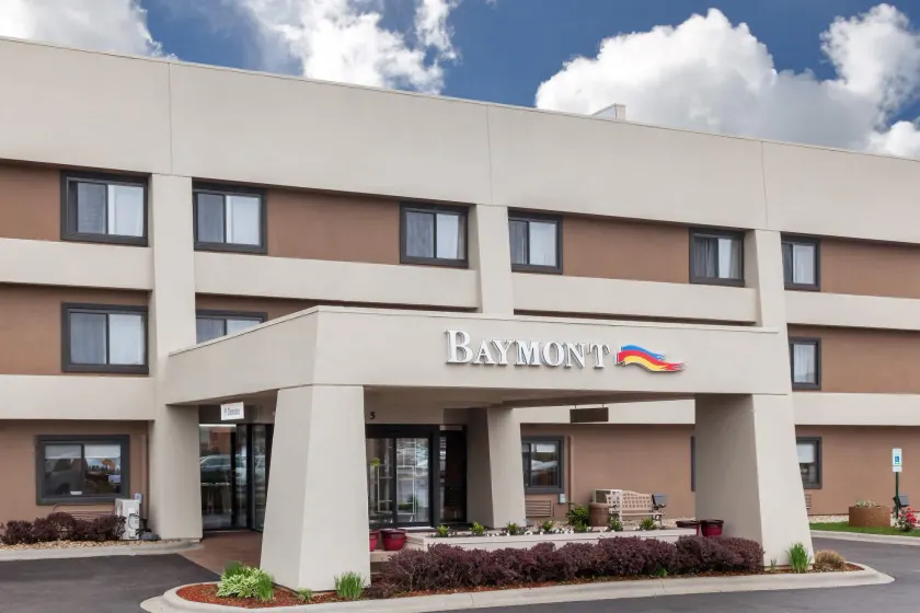 Baymont by Wyndham Glenview - Image 1
