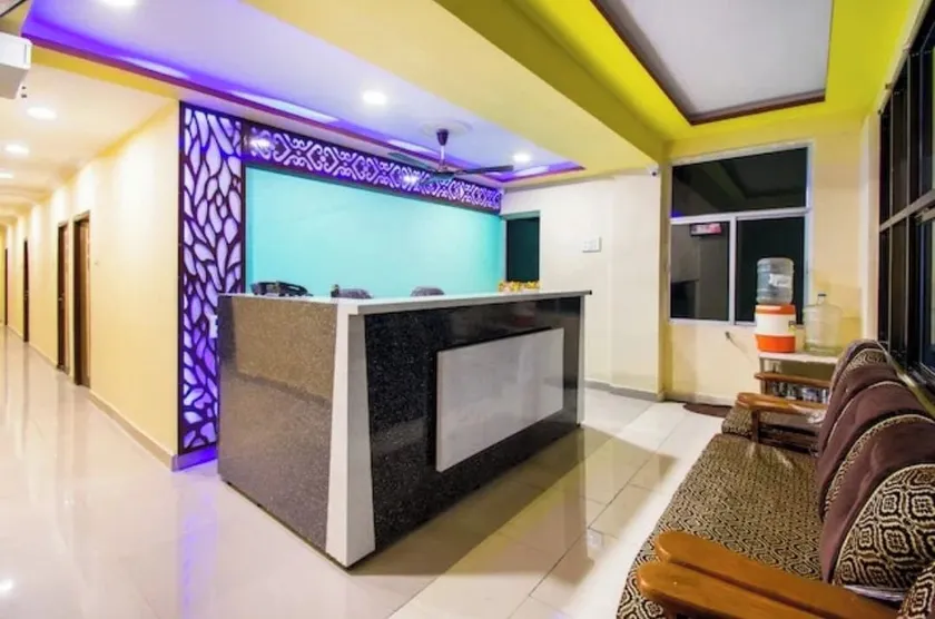 Hotel Y2 Grand Beside Prabhas College - Lobby