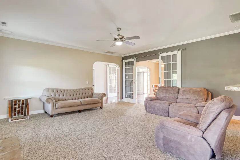 18 Mi to Pinehurst: Quiet + Spacious Family Home! - Interiör