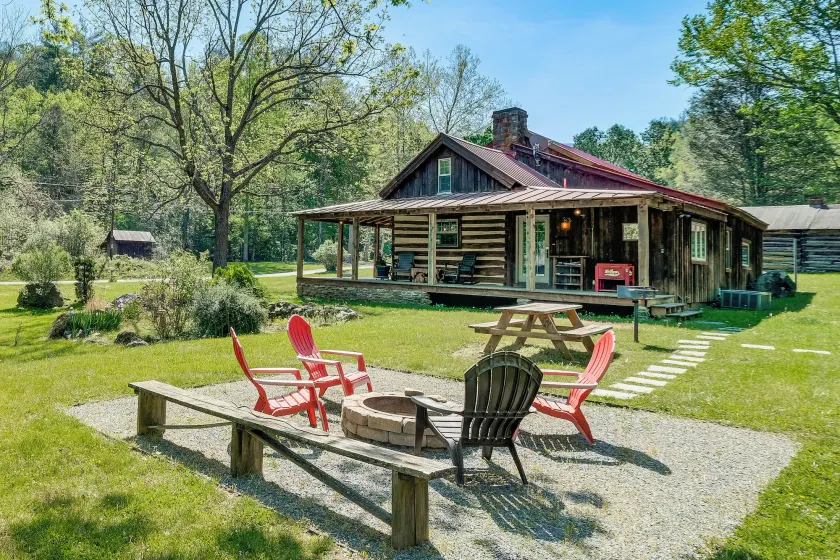 Trout Stream Access! Rural Buchanan Cabin - Image 1