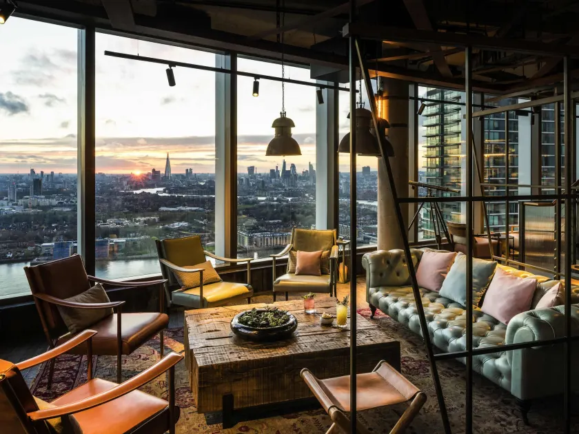 Novotel London Canary Wharf - Image 1