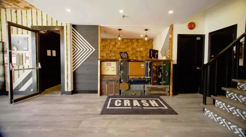 Crash Hotel Squamish - Image 1