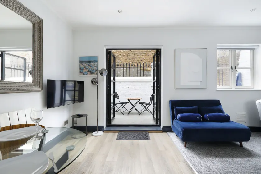 Brighton courtyard boutique - Image 1