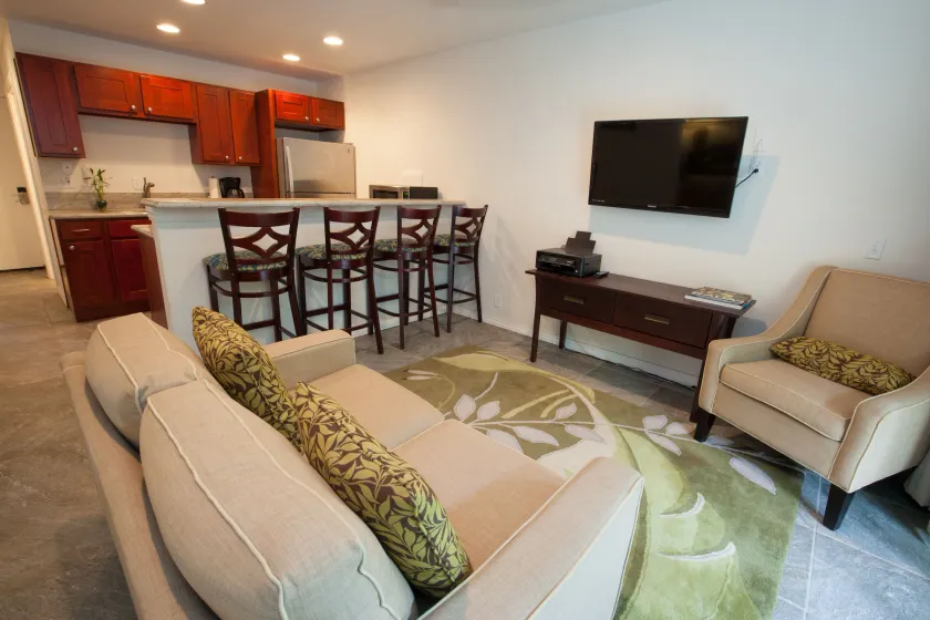 2Br Kauai Kailani Condo, Pool, walk to Ocean & Shops, AC KK117 - Image 1