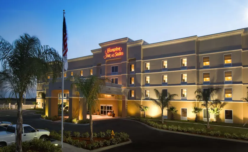 Hampton Inn & Suites Lake Wales - Image 1
