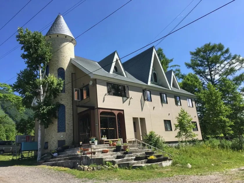 Lodge Romulus - Image 1