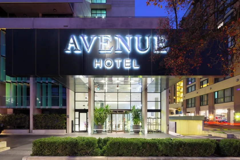 Avenue Hotel Canberra - Image 1