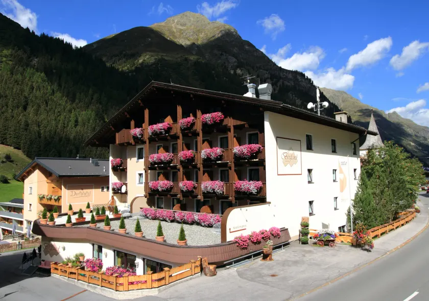 Hotel Bergland Superior - Image 1