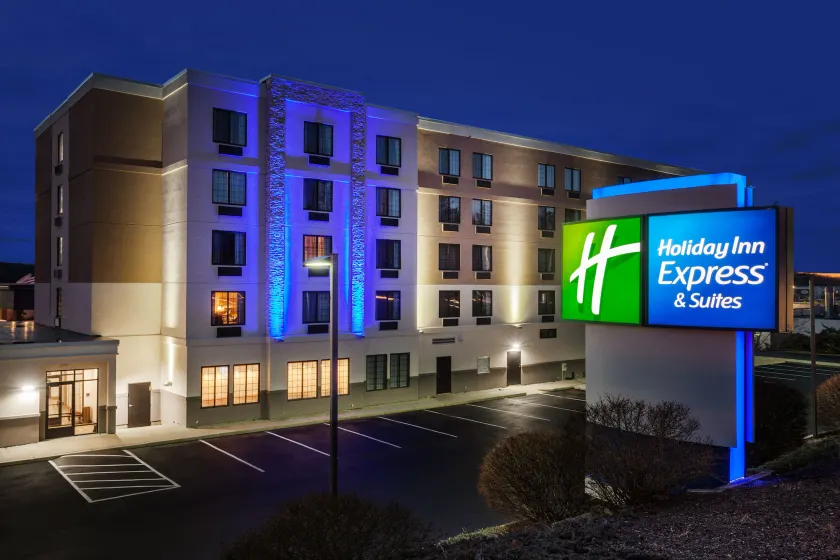 Holiday Inn Express Hotel & Suites Providence-Woonsocket by IHG - Image 1