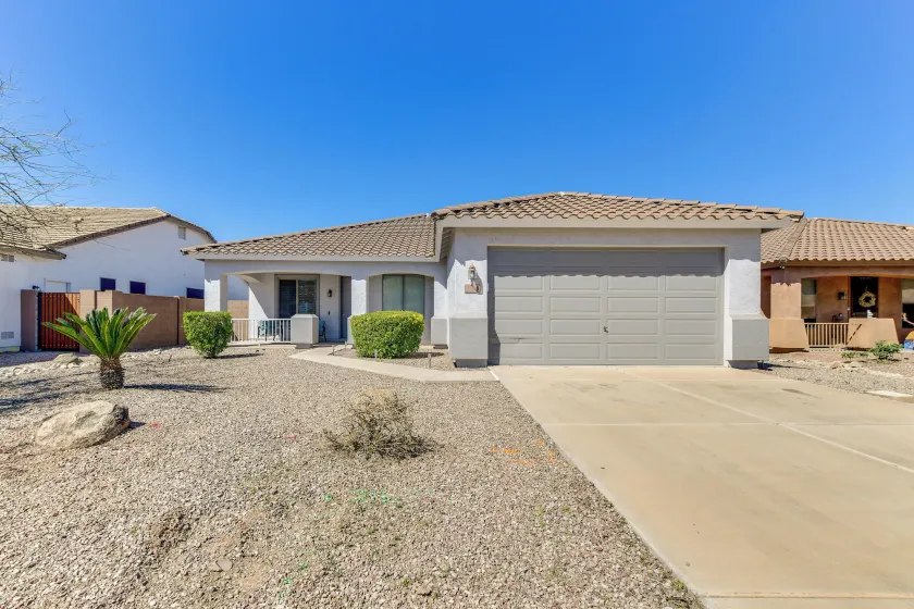 Group Getaway w/ Pool & Patio in San Tan Valley! - Interiör