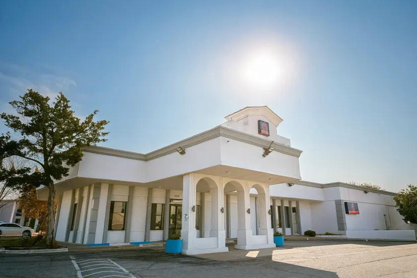 Motel 6 Sherman, TX - Image 1