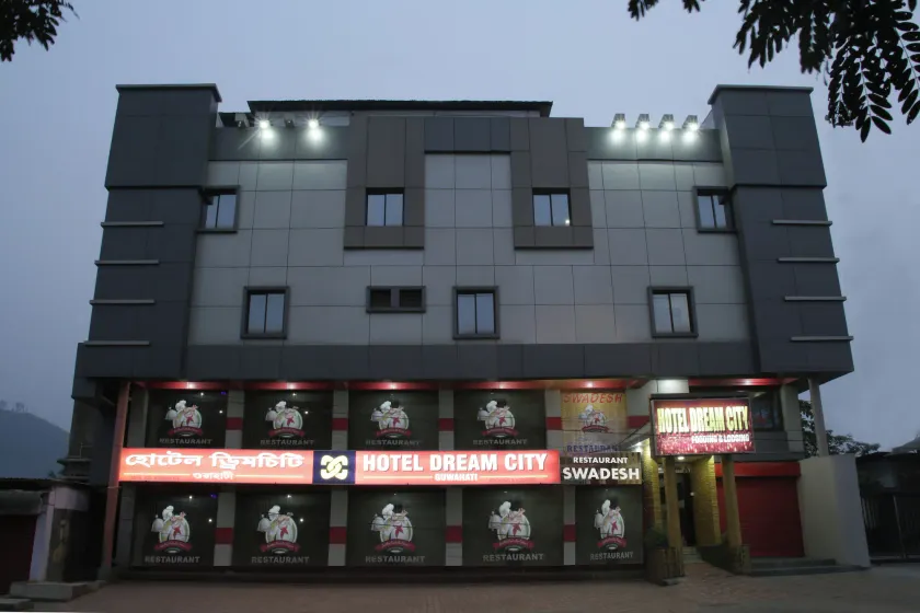 Hotel Dream City - Image 1
