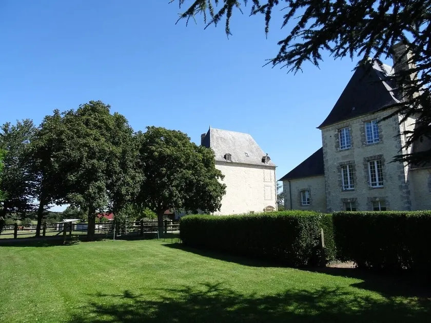 Château Turgot Gîtes - Image 1