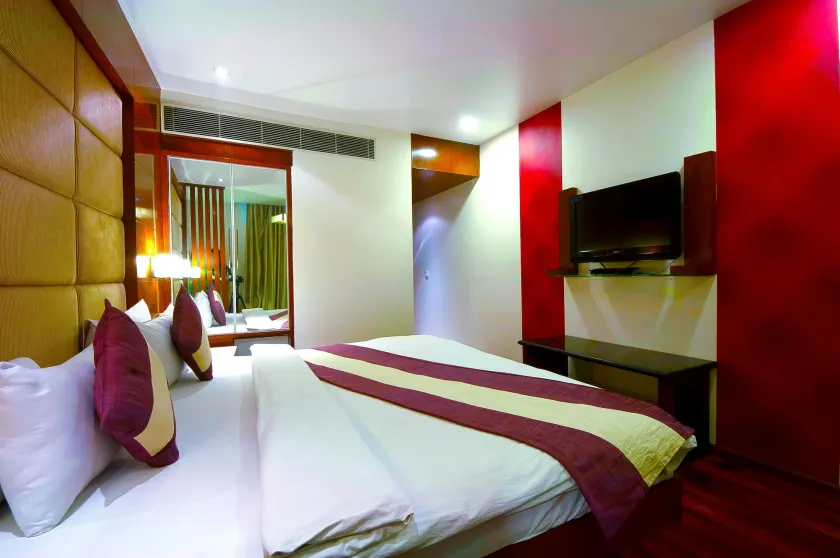 Hotel Aura - 05 Mins from New Delhi Railway Station & Connaught Place - Image 1