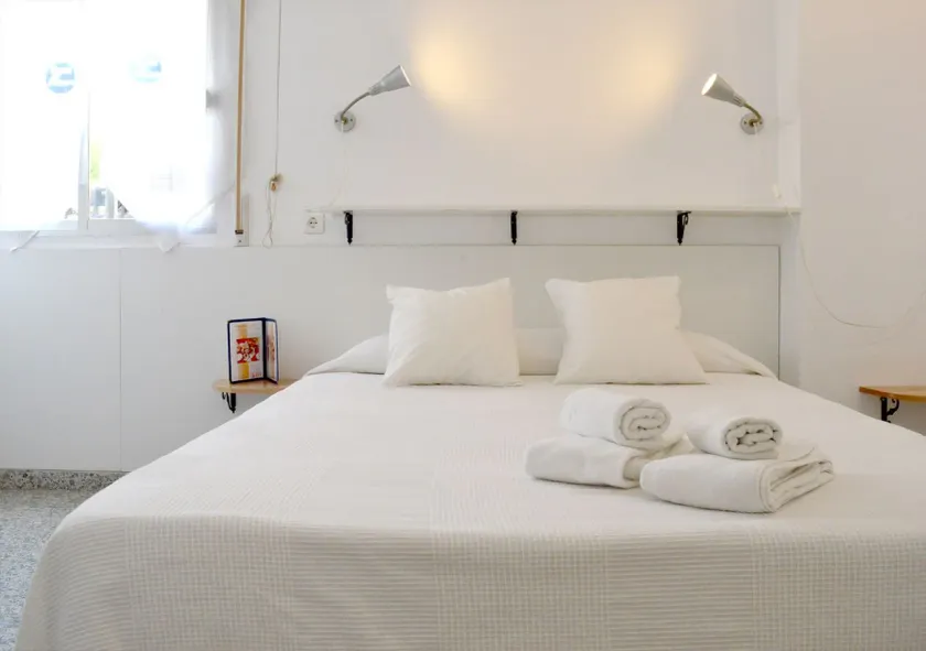 Hostal Altamar - Image 1
