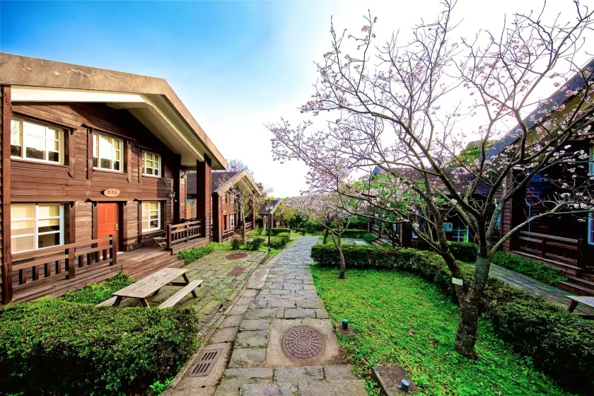 Yanmin Hot Spring Resort - Image 1
