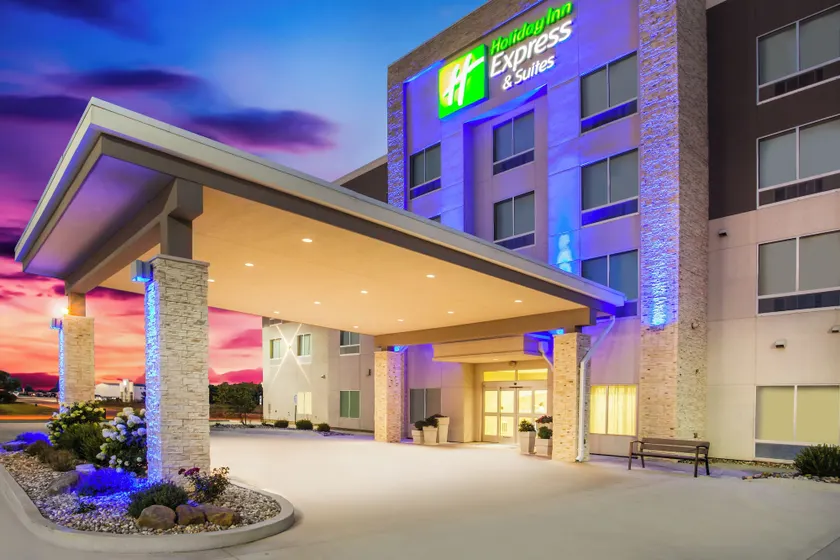Holiday Inn Express & Suites Litchfield by IHG - Image 1