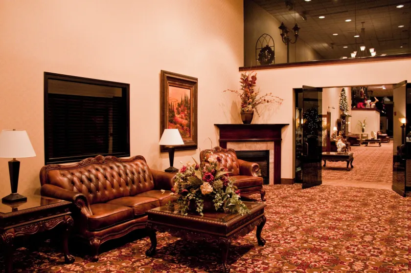 Holiday Inn Express & Suites Mentor - Banquet Center by IHG - Lobby-lounge