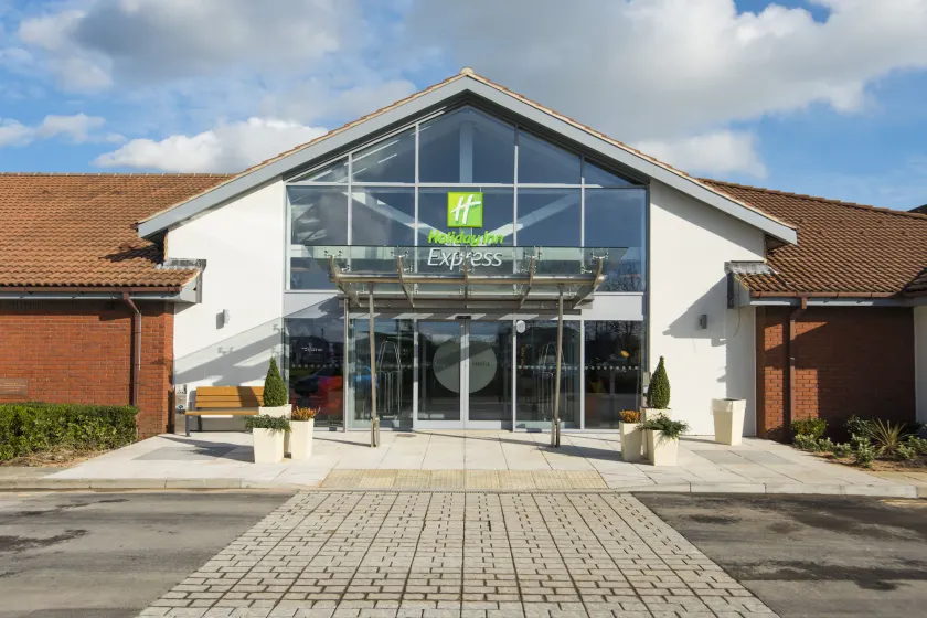 Holiday Inn Express Portsmouth – North by IHG - Image 1