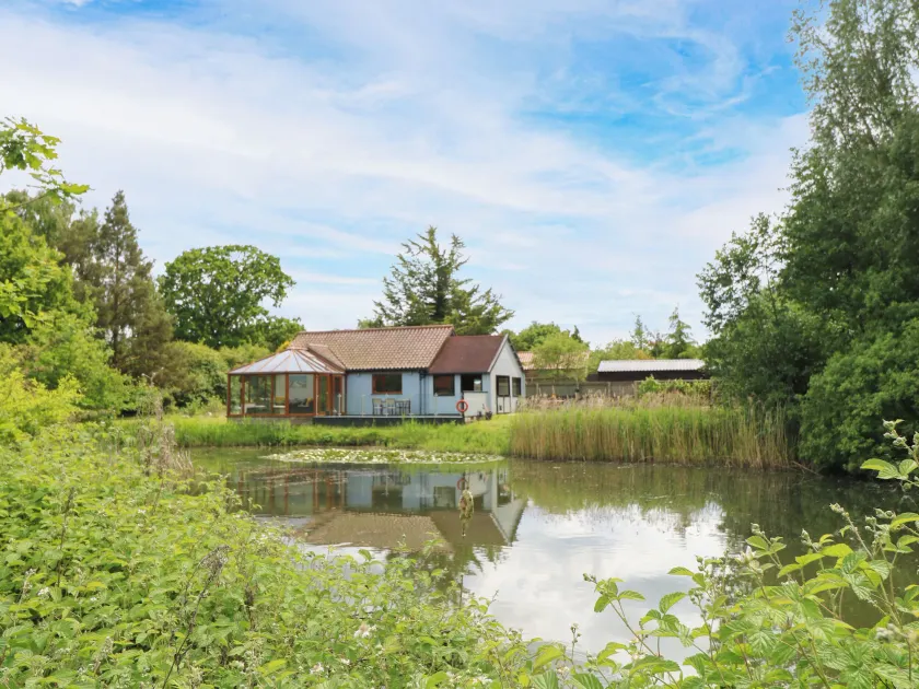Dragonfly Lodge - Image 1