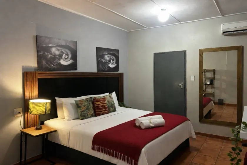 Bothabelo Lodge - Image 1