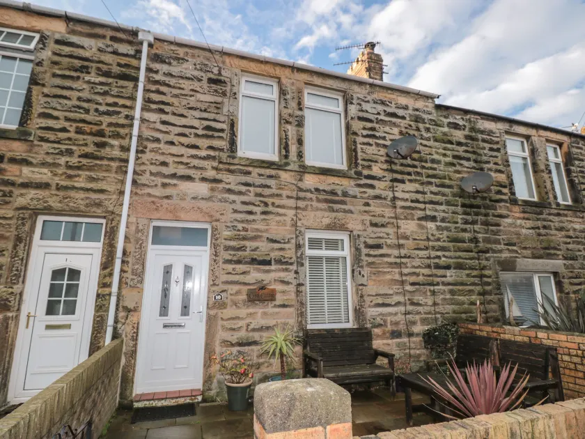 Creel Cottage, Blackwood Street - Image 1