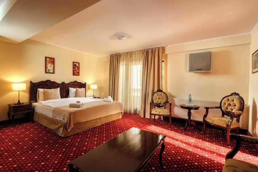 Classic Inn Hotel - Image 1