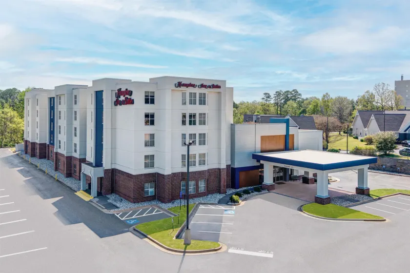 Hampton Inn & Suites by Hilton West Little Rock - Image 1