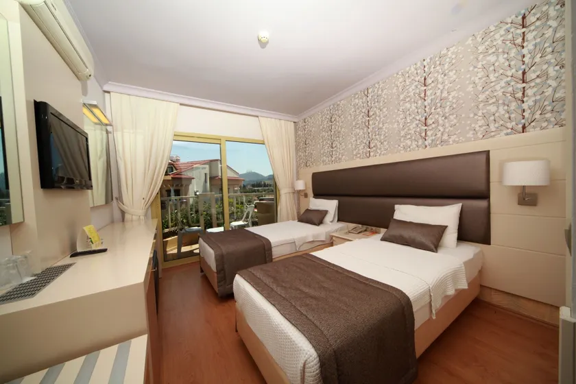 Grand Hotel Faros - Image 1