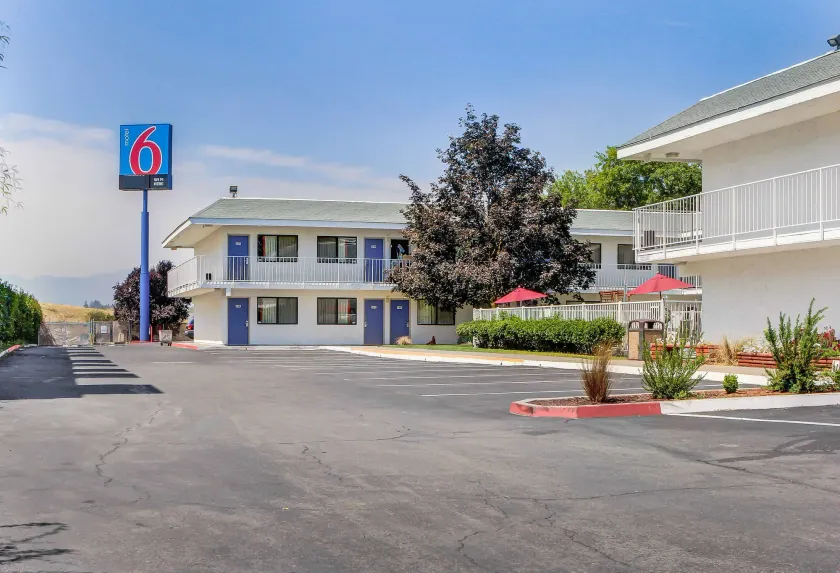 Motel 6-Medford, OR - Image 1