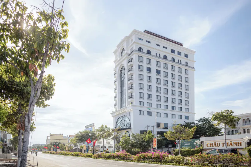 Grand Luxury Hotel Ninh Chử - Image 1